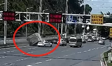对向大车超车